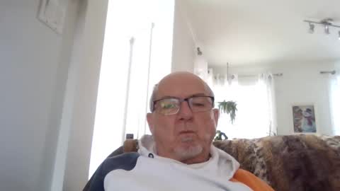 bernard1102 online show from 01/14/25, 03:15