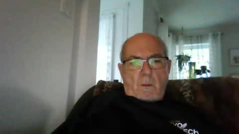 bernard1102 online show from 09/11/25, 10:37