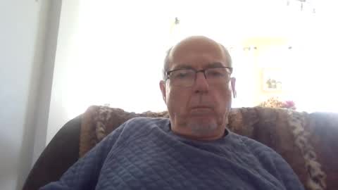 bernard1102 online show from 10/04/25, 05:55