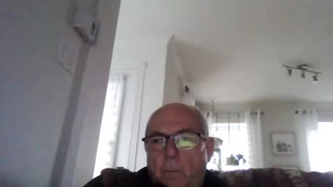 bernard1102 online show from 10/31/25, 06:42