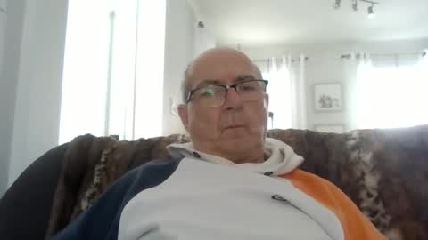 bernard1102 online show from 04/11/26, 03:38