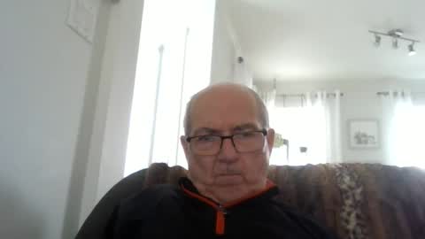 bernard1102 online show from 04/17/26, 01:36