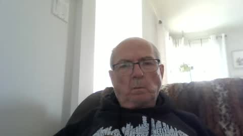 bernard1102 online show from 04/21/26, 02:45