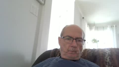 bernard1102 online show from 04/22/26, 01:01