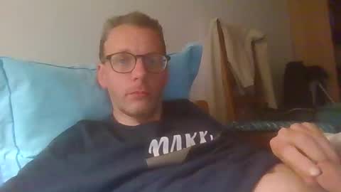 Snapshot of bernie484237 chatting on 05/13/26, 05:32 Bernie online show from 05/13/26, 05:32