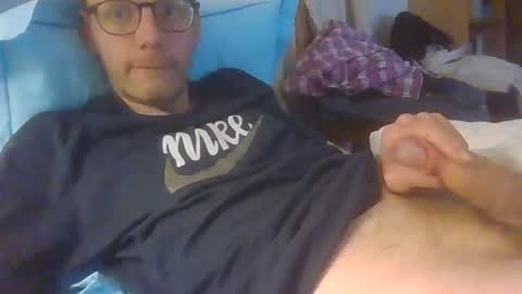 Snapshot of bernie484237 chatting on 05/15/26, 12:34 Bernie online show from 05/15/26, 12:34