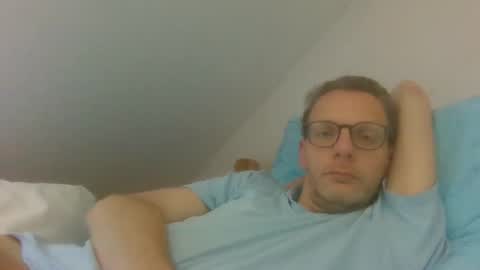 Snapshot of bernie484237 chatting on 05/28/26, 10:23 Bernie online show from 05/28/26, 10:23