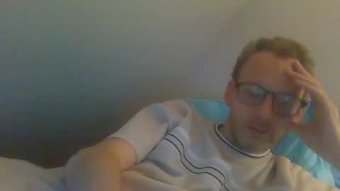 Snapshot of bernie484237 chatting on 06/03/26, 04:45 Bernie online show from 06/03/26, 04:45