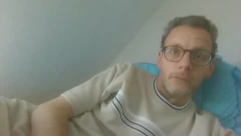Snapshot of bernie484237 chatting on 06/05/26, 01:06 Bernie online show from 06/05/26, 01:06