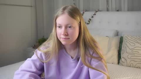 Snapshot of berniedelamora chatting on 03/22/26, 12:30 Mira online show from 03/22/26, 12:30