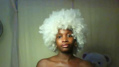 Snapshot of berries02 chatting on 11/01/25, 01:02 Berries online show from 11/01/25, 01:02