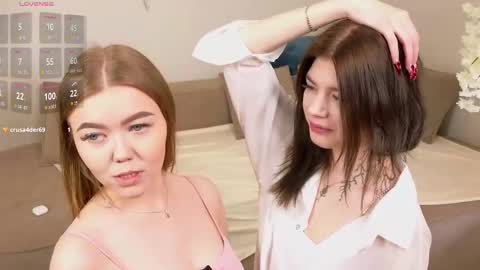 Snapshot of berry_bloom chatting on 12/14/25, 11:15 Aurora online show from 12/14/25, 11:15