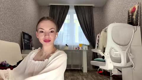 Sofia online show from 10/19/25, 05:08