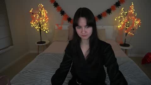 Violette online show from 10/19/25, 06:03