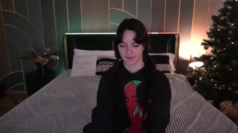 Violette online show from 12/14/25, 02:00