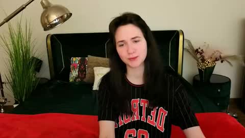 Violette online show from 05/03/26, 07:53