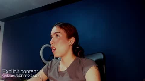 Snapshot of berryxberry chatting on 04/03/26, 02:31 berryxbaby online show from 04/03/26, 02:31