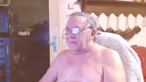 Snapshot of best127 chatting on 02/05/25, 01:37 jean online show from 02/05/25, 01:37