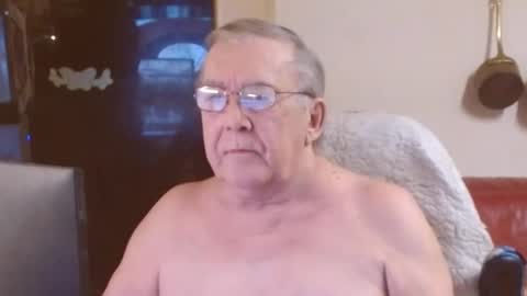 Snapshot of best127 chatting on 02/15/25, 10:31 jean online show from 02/15/25, 10:31