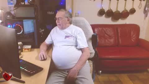 Snapshot of best127 chatting on 02/22/25, 02:41 jean online show from 02/22/25, 02:41