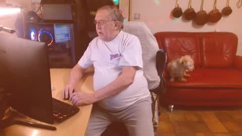 Snapshot of best127 chatting on 02/23/25, 12:48 jean online show from 02/23/25, 12:48