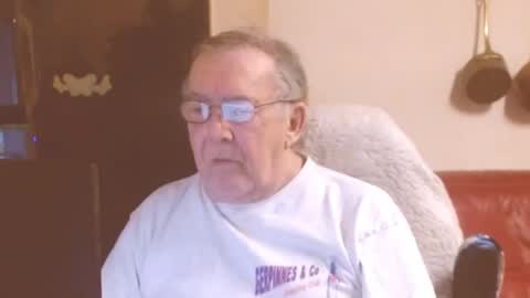 Snapshot of best127 chatting on 02/23/25, 11:04 jean online show from 02/23/25, 11:04