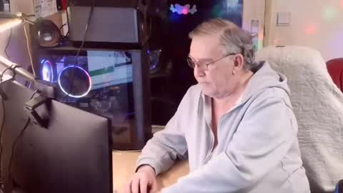 Snapshot of best127 chatting on 03/05/25, 12:05 jean online show from 03/05/25, 12:05