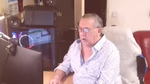 Snapshot of best127 chatting on 03/06/25, 01:35 jean online show from 03/06/25, 01:35