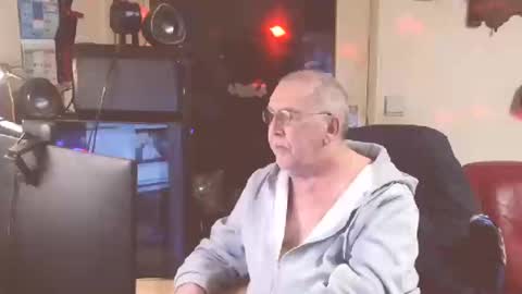 Snapshot of best127 chatting on 03/11/25, 12:11 jean online show from 03/11/25, 12:11