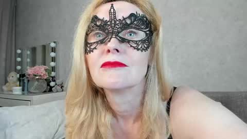 Snapshot of best__angelica chatting on 05/19/26, 10:32 best__angelica online show from 05/19/26, 10:32