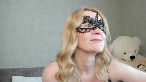 Snapshot of best__angelica chatting on 06/14/26, 05:04 best__angelica online show from 06/14/26, 05:04