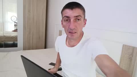 Alex and Victoria online show from 09/26/25, 10:30