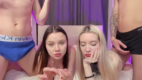 Snapshot of best_trip chatting on 02/23/25, 11:47 Danny and Kira online show from 02/23/25, 11:47