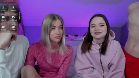 Snapshot of best_trip chatting on 03/02/25, 08:38 Danny and Kira online show from 03/02/25, 08:38