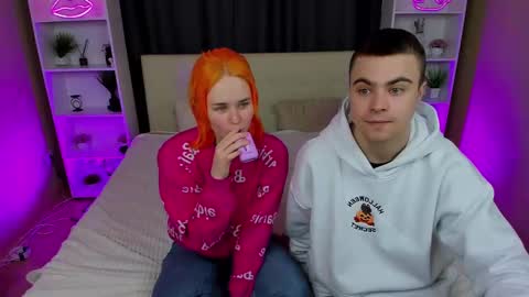 Snapshot of best_trip chatting on 03/08/25, 08:03 Danny and Kira online show from 03/08/25, 08:03