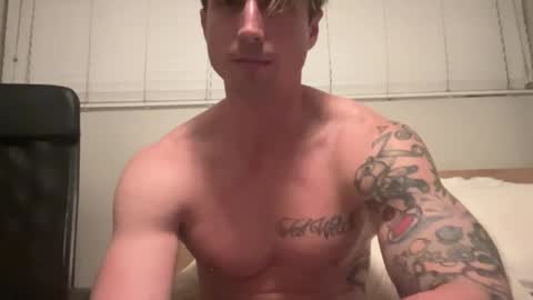 Snapshot of bestcoast35 chatting on 11/23/25, 02:00 Bestcoast3579 online show from 11/23/25, 02:00