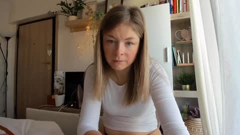 Vicky   online show from 12/02/25, 07:47