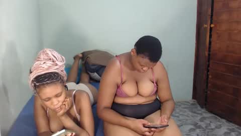 Snapshot of bestlia chatting on 02/26/25, 11:37 bestlia online show from 02/26/25, 11:37