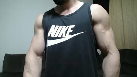Snapshot of bestmuscle chatting on 07/11/26, 10:33 bestmuscle online show from 07/11/26, 10:33