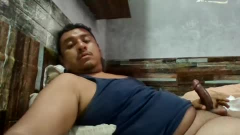 Snapshot of beto471292 chatting on 06/18/26, 05:50 beto471292 online show from 06/18/26, 05:50