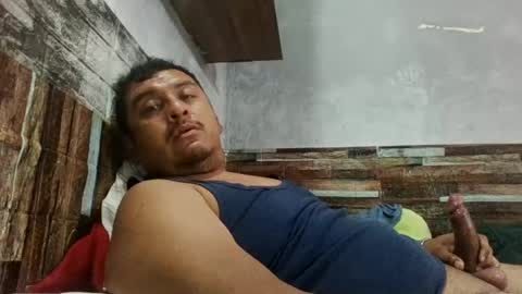 Snapshot of beto471292 chatting on 07/05/26, 09:00 beto471292 online show from 07/05/26, 09:00
