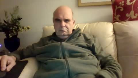 Snapshot of betta1 chatting on 02/07/26, 12:14 betta1 online show from 02/07/26, 12:14