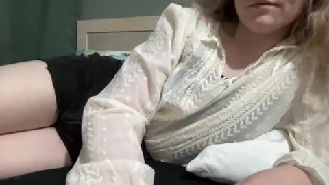 Snapshot of betteketty chatting on 03/23/26, 01:53 Bette online show from 03/23/26, 01:53