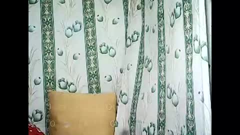 betty_83 online show from 02/04/25, 10:21