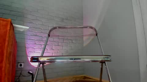 Snapshot of betty_buns chatting on 05/27/26, 04:48 Kami online show from 05/27/26, 04:48