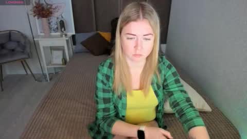 Mila Sweet online show from 11/20/25, 05:07