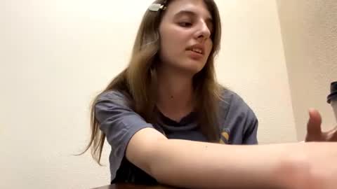 Snapshot of beulahweikert chatting on 06/26/26, 06:56 Lina online show from 06/26/26, 06:56