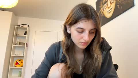 Snapshot of beulahweikert chatting on 07/28/26, 05:12 Lina online show from 07/28/26, 05:12