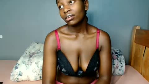 Snapshot of beverly_bay chatting on 05/31/26, 01:29 beverly online show from 05/31/26, 01:29