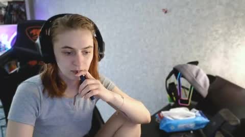 Snapshot of beverly_yay chatting on 04/23/26, 10:14 beverly_yay online show from 04/23/26, 10:14